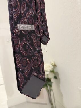 Vintage Andre Gianni Designer Silks Tie 100% Silk Purple Paisley Elegant Tie
